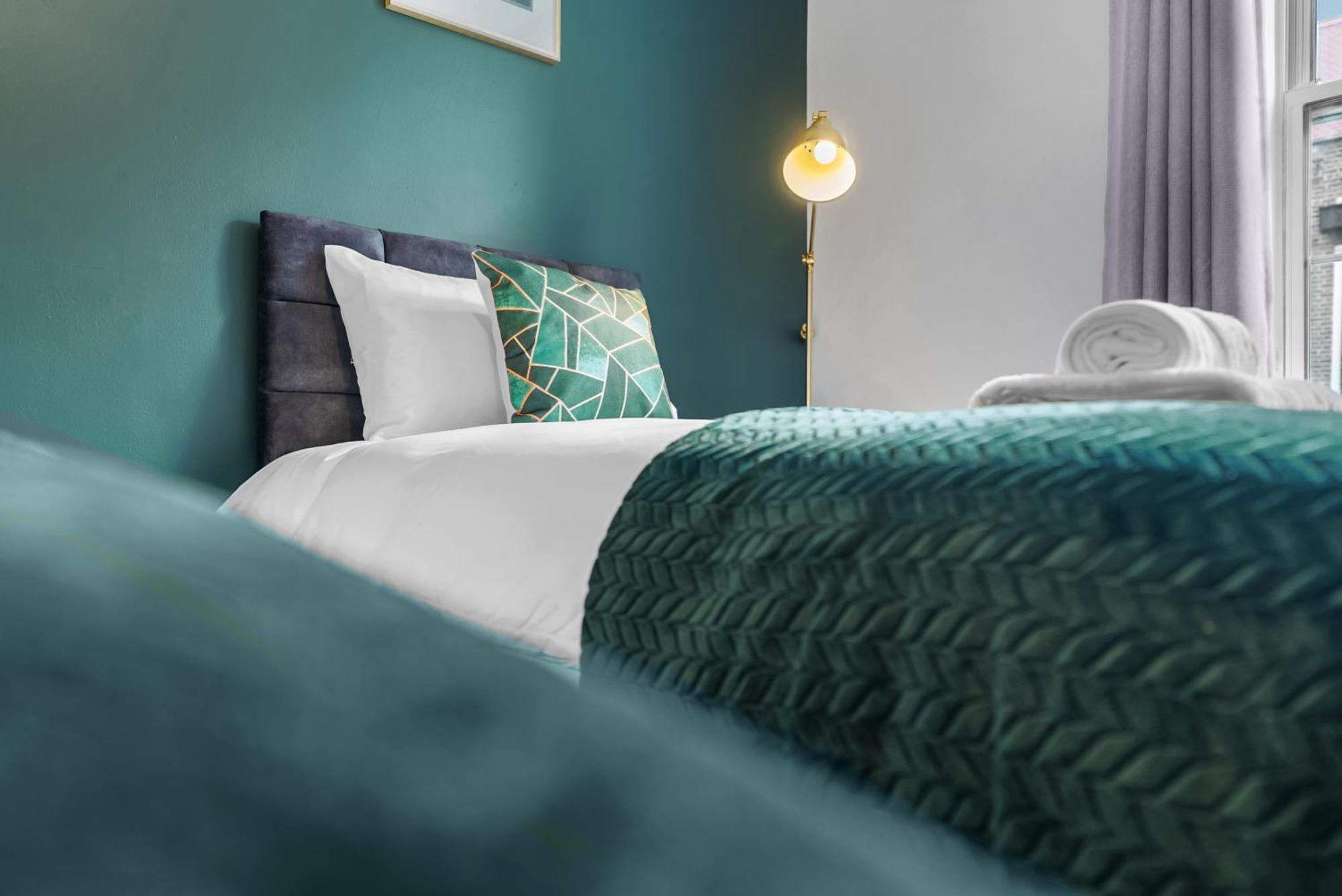 Chic 2 Bedroom Near Liverpool Street By Gold * Londres